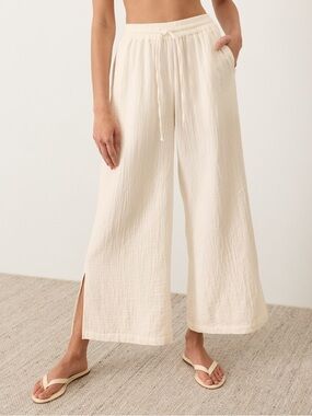 NWT. Pact organic coastal gauze wide split hem pants. Large in cream